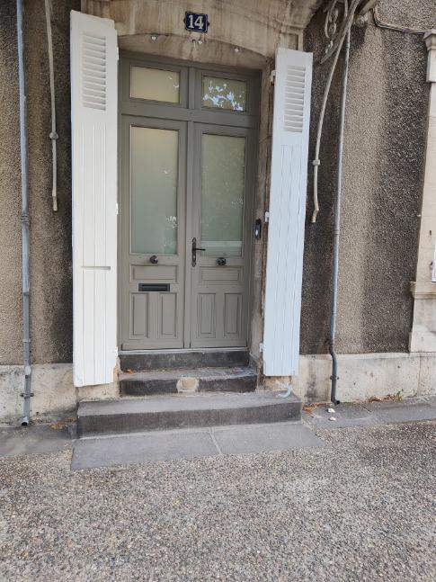 Porte élégante Moulins