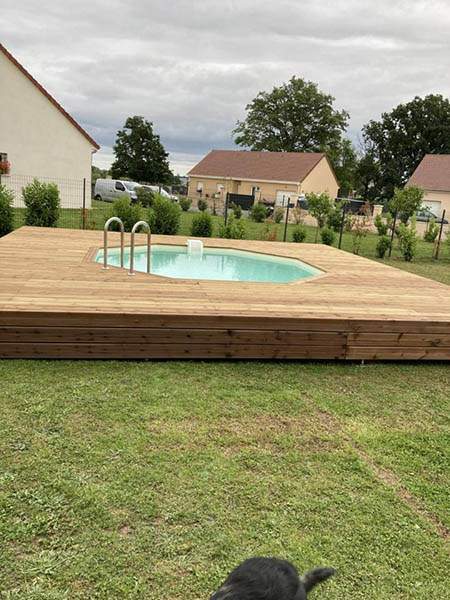 Ouvrage en bois piscine en extérieur Moulins