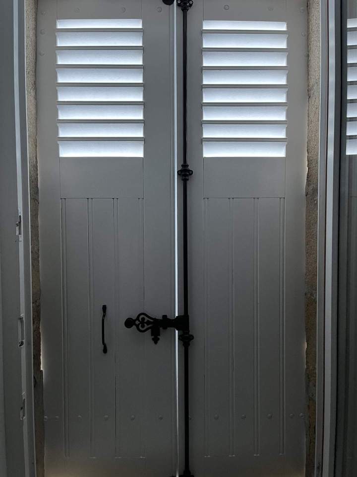 Fenêtre, volet, portail, terrasse, porte en bois (4)