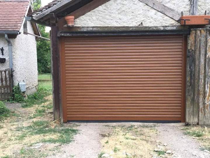 Porte de garage sur mesure Moulins