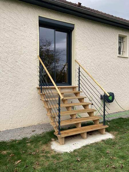 Escalier entrée Moulins