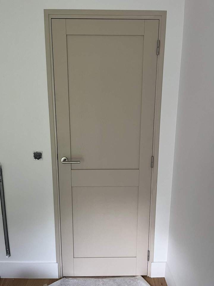 porte intérieure (14)